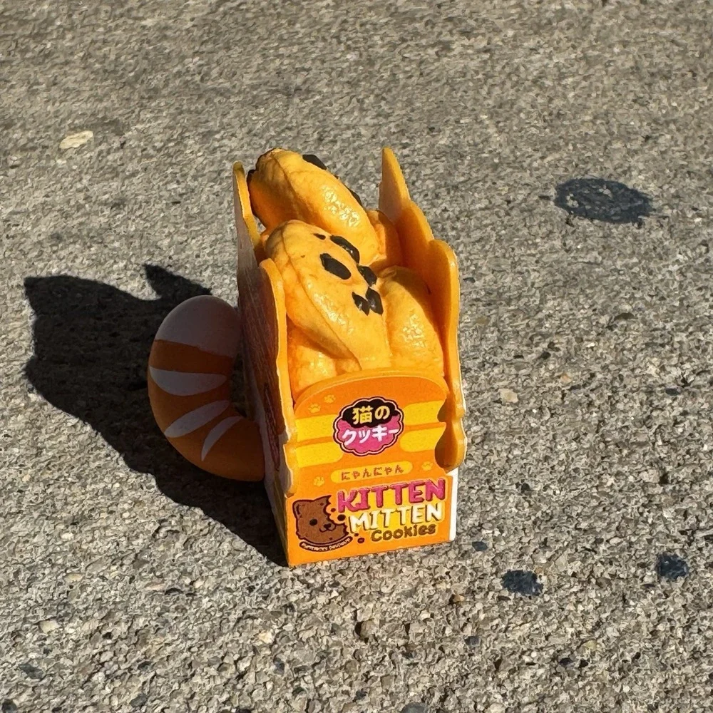 Zuru kitten mitten